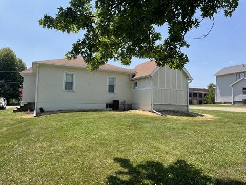 209 E Van Buren St, Ohio, IL 61349 photo 6