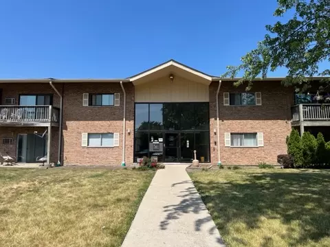 7410 Brookdale Dr #4-103, Darien, IL 60561