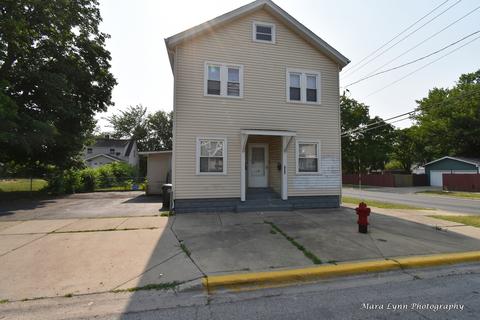 652 Hammond Ave, Aurora, IL 60506