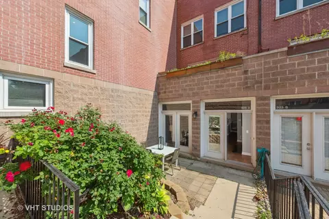 925 N Racine Ave #A, Chicago, IL 60642