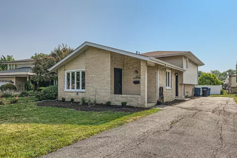 12021 S Prairie Dr, Alsip, IL 60803