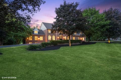 17 Lake Adalyn Dr, South Barrington, IL 60010