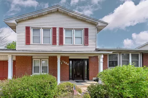 1284 Wood Trl, Elk Grove Village, IL 60007