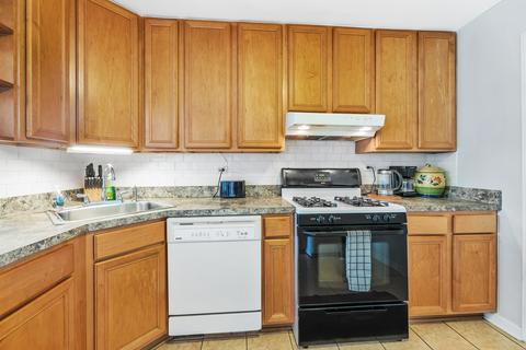 9460 Dee Rd #204D, Des Plaines, IL 60016 photo 12
