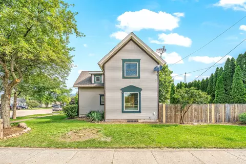 108 N Brown St, Genoa, IL 60135