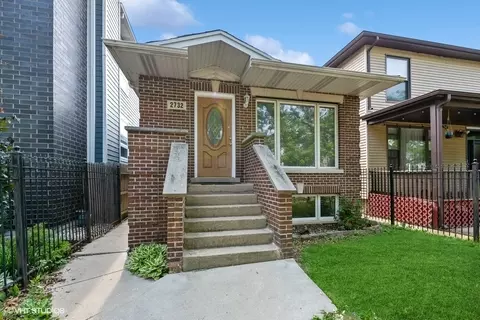 2732 N Hamlin Ave, Chicago, IL 60647