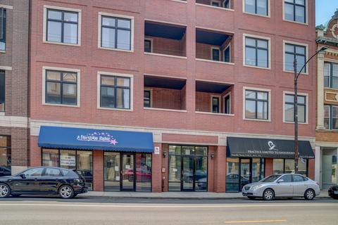 2245 W North Ave #301, Chicago, IL 60647