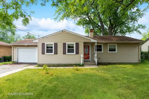 493 W Crystal Lake Ave, Crystal Lake, IL 60014