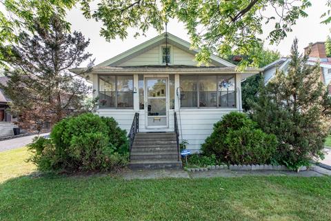 910 N Mcaree Rd, Waukegan, IL 60085