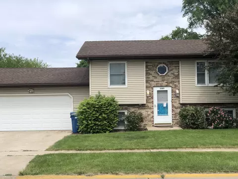 2303 Ashland Dr, Morris, IL 60450