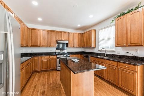617 Versailles Dr, Bartlett, IL 60103 photo 8