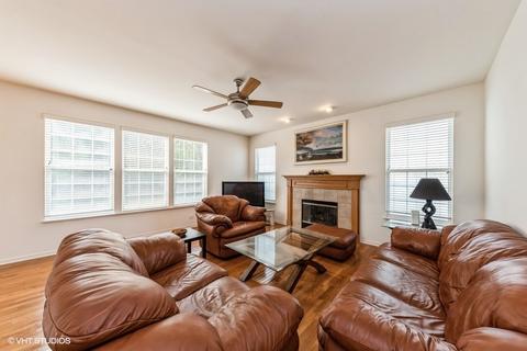 617 Versailles Dr, Bartlett, IL 60103 photo 12