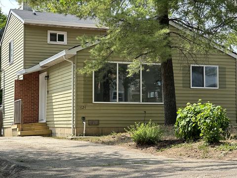 1624 Turnbull Dr, Round Lake Beach, IL 60073
