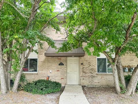 1770 Robin Ln #D, Hoffman Estates, IL 60169