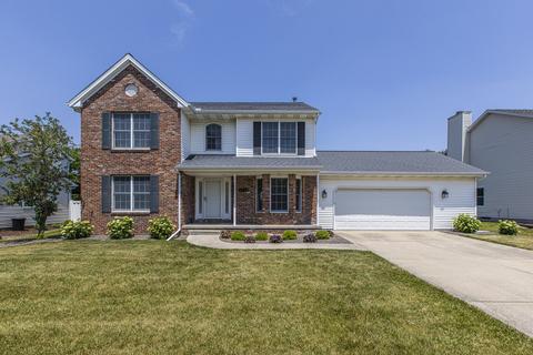 3214 Eagle Crest Rd, Bloomington, IL 61704