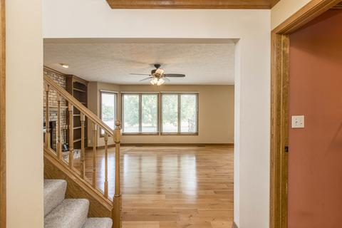 3214 Eagle Crest Rd, Bloomington, IL 61704 photo 7