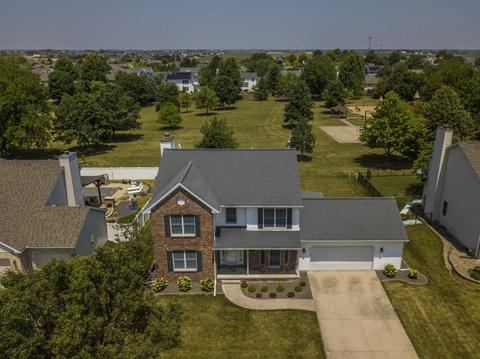 3214 Eagle Crest Rd, Bloomington, IL 61704 photo 2