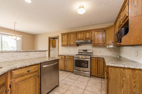 3214 Eagle Crest Rd, Bloomington, IL 61704 photo 15