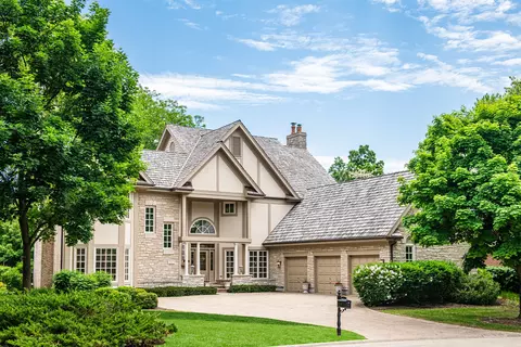 6 Graystone Ct, North Barrington, IL 60010