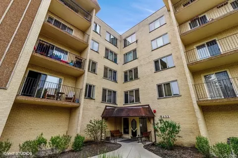 6433 W Belle Plaine Ave #301, Chicago, IL 60634