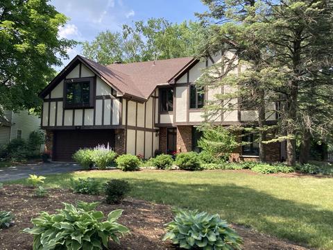 997 Belaire Ct, Naperville, IL 60563