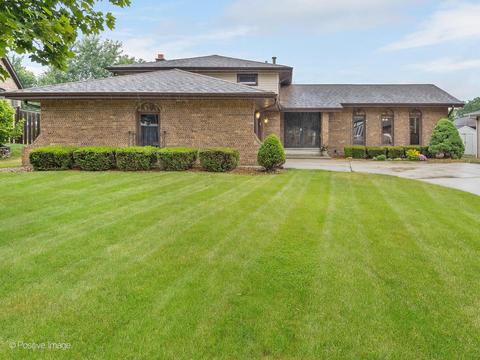 8305 Tower Rd, Willow Springs, IL 60480