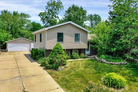 2108 Old Elm Rd, Lindenhurst, IL 60046