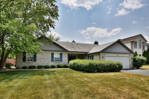 1741 Crofton Dr, Algonquin, IL 60102 photo 2