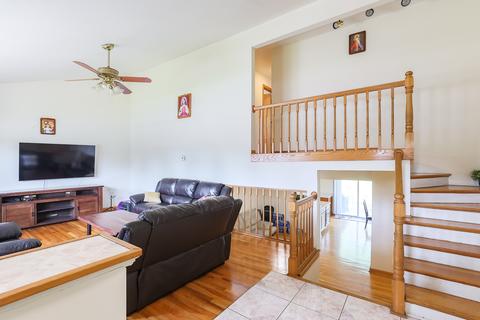 9461 Dee Rd, Des Plaines, IL 60016 photo 4