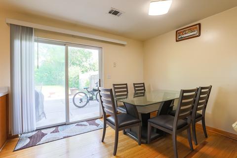 9461 Dee Rd, Des Plaines, IL 60016 photo 16