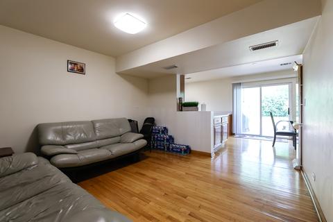 9461 Dee Rd, Des Plaines, IL 60016 photo 9