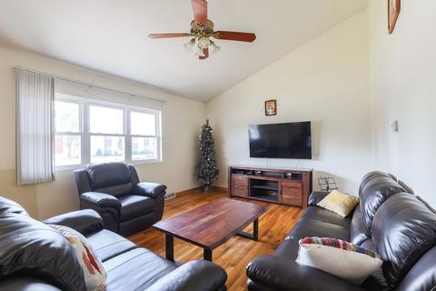 9461 Dee Rd, Des Plaines, IL 60016 photo 5