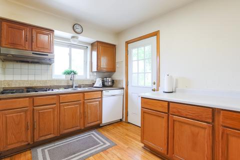 9461 Dee Rd, Des Plaines, IL 60016 photo 20