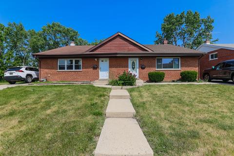 9461 Dee Rd, Des Plaines, IL 60016 photo 2