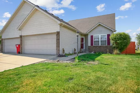 3903 Inverness Rd, Champaign, IL 61822