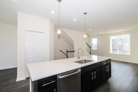 1032 E Oakton St, Des Plaines, IL 60018 photo 15