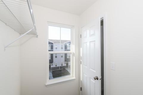1032 E Oakton St, Des Plaines, IL 60018 photo 26