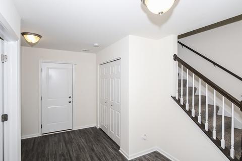 1032 E Oakton St, Des Plaines, IL 60018 photo 2
