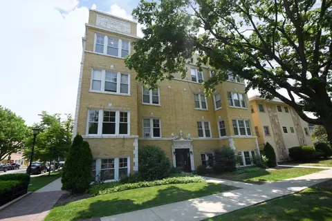 438 N Harvey Ave #3, Oak Park, IL 60302