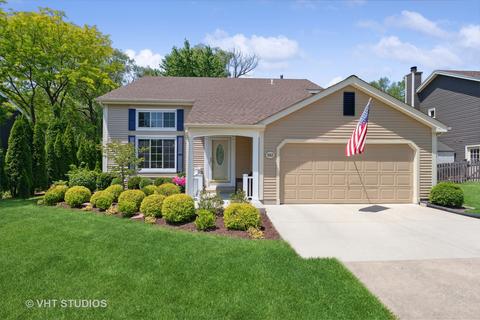 982 Hawthorne Dr, Crystal Lake, IL 60014
