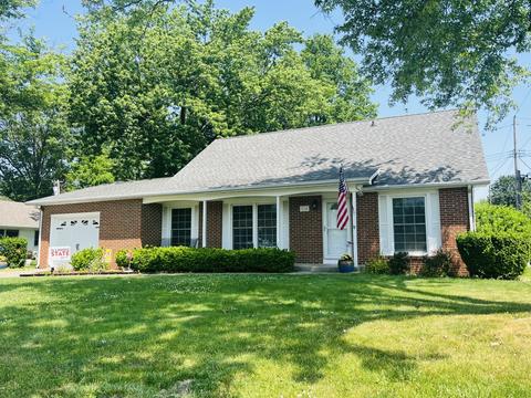 114 Holiday Dr, Tuscola, IL 61953
