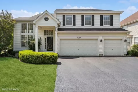 439 W Daybreak Ln, Round Lake, IL 60073