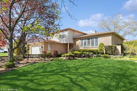 16 E Brookwood Dr, Arlington Heights, IL 60004