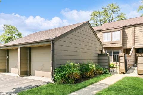 120 Aberdeen Ct, Geneva, IL 60134