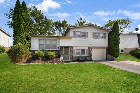 4907 Imperial Dr, Richton Park, IL 60471