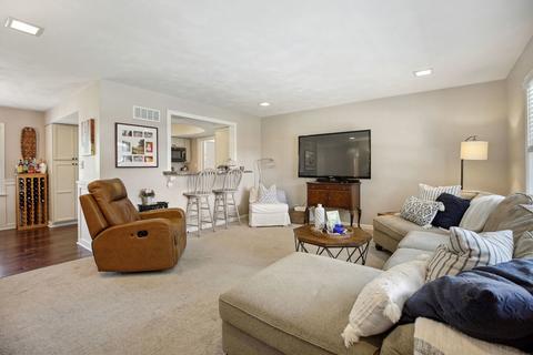 1208 Theodore Dr, Champaign, IL 61821 photo 4