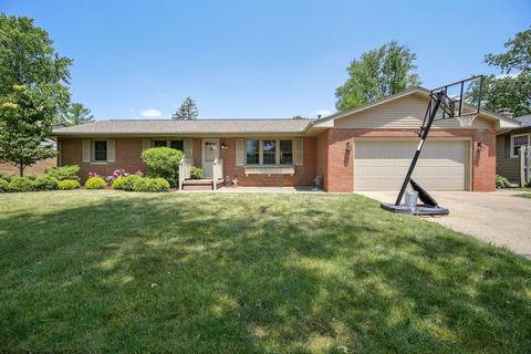 1208 Theodore Dr, Champaign, IL 61821 photo 2