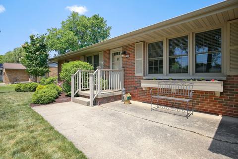 1208 Theodore Dr, Champaign, IL 61821 photo 3