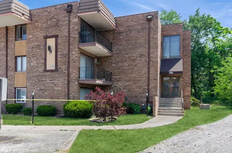 550 Michigan City Rd #2E, Calumet City, IL 60409