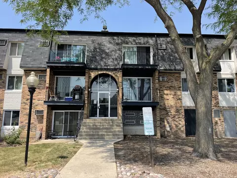 3 Dundee Quarter Dr # B, Palatine, IL 60074